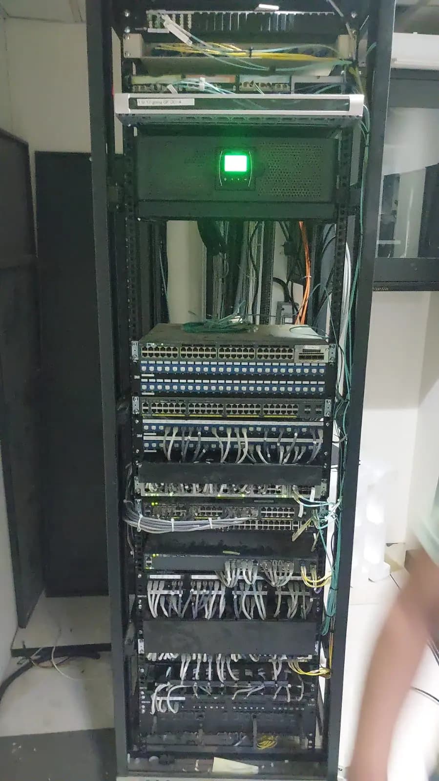 Rack Cabling Improvement – Site 02 - after view 1