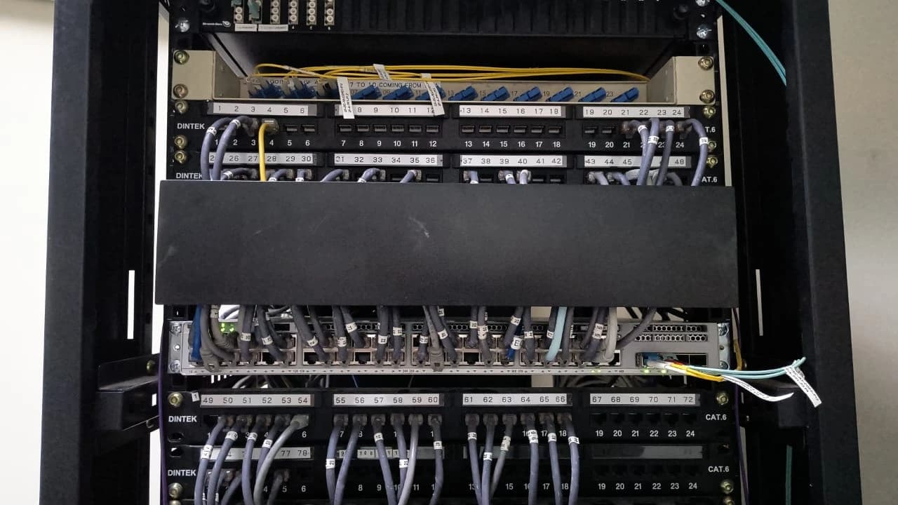 Rack & Structured Cabling Improvement - after view 3